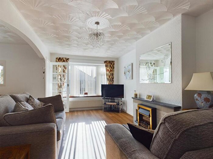 2 Bedroom Detached Bungalow For Sale In Camelot Gardens, Sutton-On-Sea, LN12