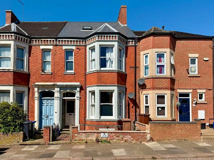 5 Bedroom Town House For Sale In Clarence Avenue, Queens Park, Northampton, NN2