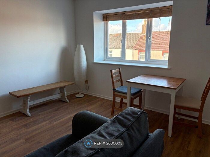 2 Bedroom Flat To Rent In St Peters Street, Cardiff, CF24