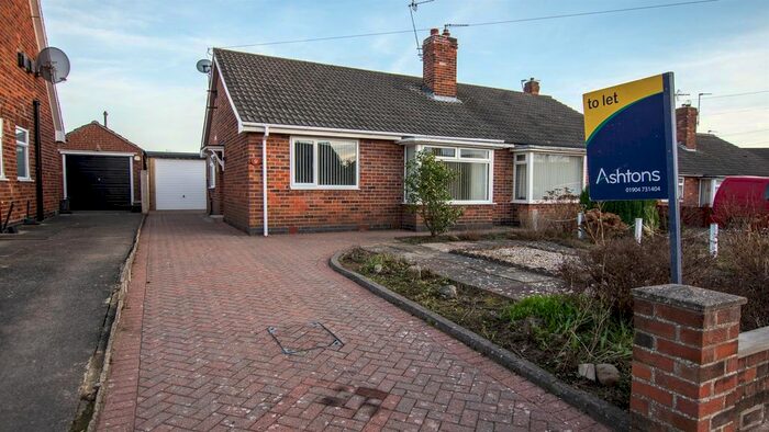2 Bedroom Bungalow To Rent In Lady Hamilton Gardens, Acomb, York YO24