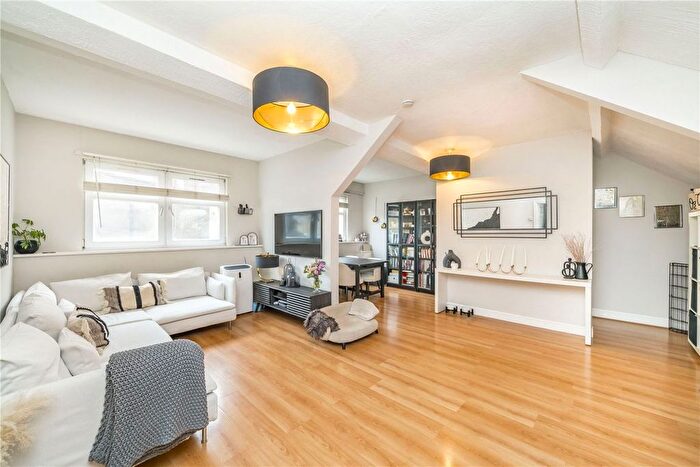 3 Bedroom Flat For Sale In Tuskar Street, Greenwich, SE10