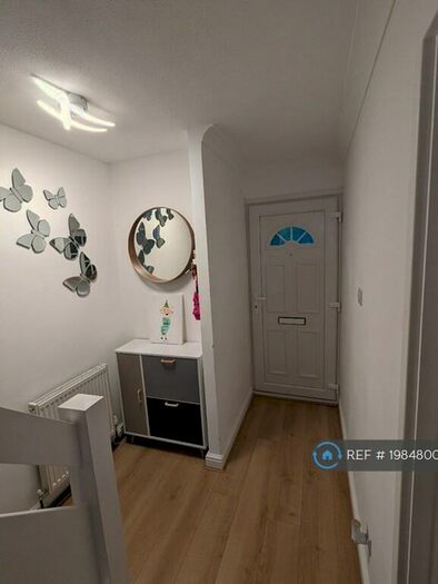 2 Bedroom Terraced House To Rent In Hollywoods, Croydon, CR0