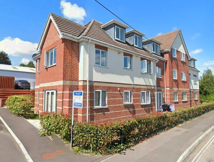 2 Bedroom Flat To Rent In Flat, Sundays Hill Court, Bursledon Road, Hedge End, Southampton, SO30