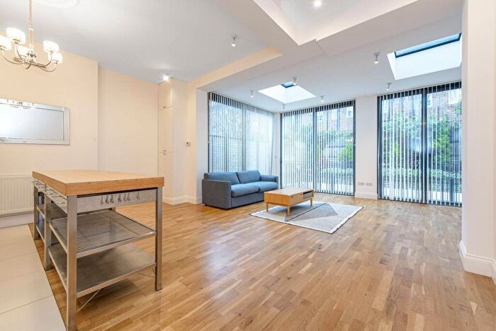 4 Bedroom Flat To Rent In Glenilla Road, Hampstead, London, NW3