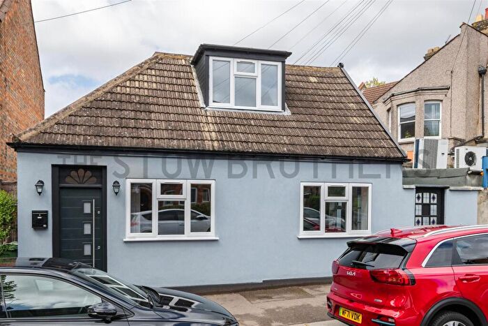 1 Bedroom Apartment To Rent In Lloyd Road, Walthamstow, E17