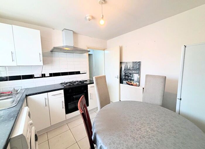 2 Bedroom Flat To Rent In Waterloo Street, DE14