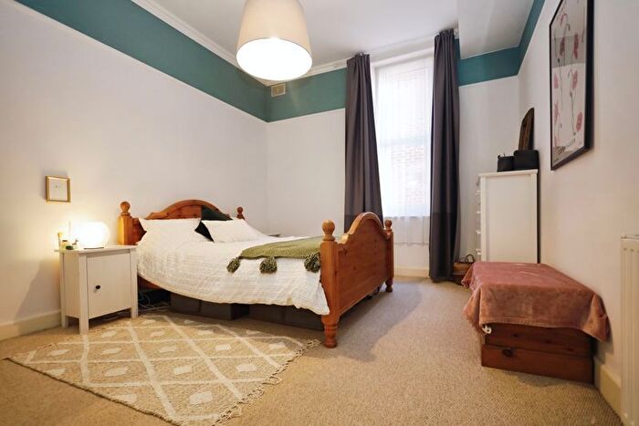 2 Bedroom Flat For Sale In Norwich Avenue West, Bournemouth, BH2