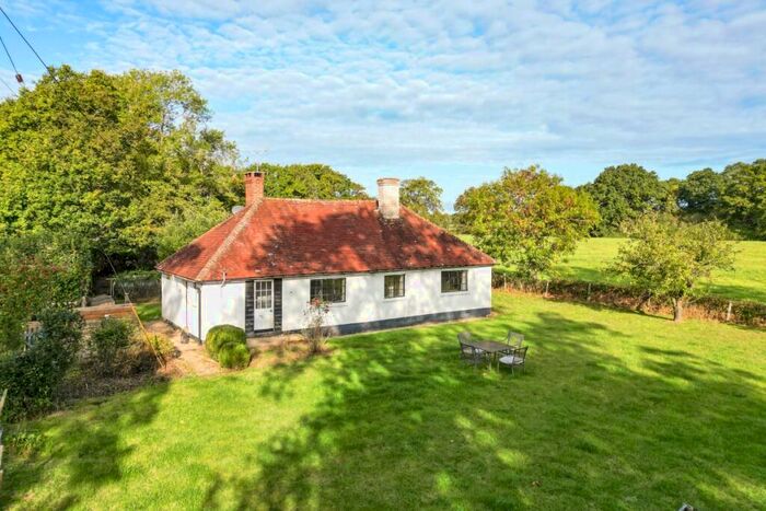 3 Bedroom Bungalow To Rent In Pipers Lane Northchapel, GU28