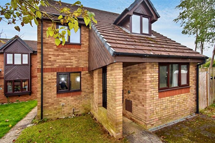 4 Bedroom Detached House To Rent In Kaplan Close, Shenley Lodge, Milton Keynes, MK5