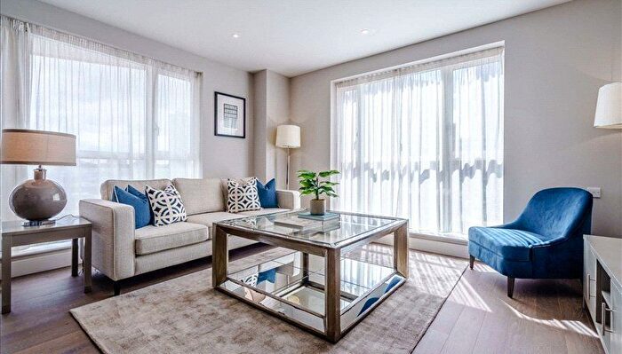 2 Bedroom Flat To Rent In Westferry Circus, Canary Wharf, London, E14