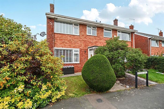 3 Bedroom Semi-Detached House For Sale In Holmoak Road, Keynsham, BS31