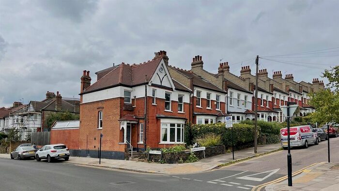 5 Bedroom End Of Terrace House To Rent In Hermiston Avenue, London, N8