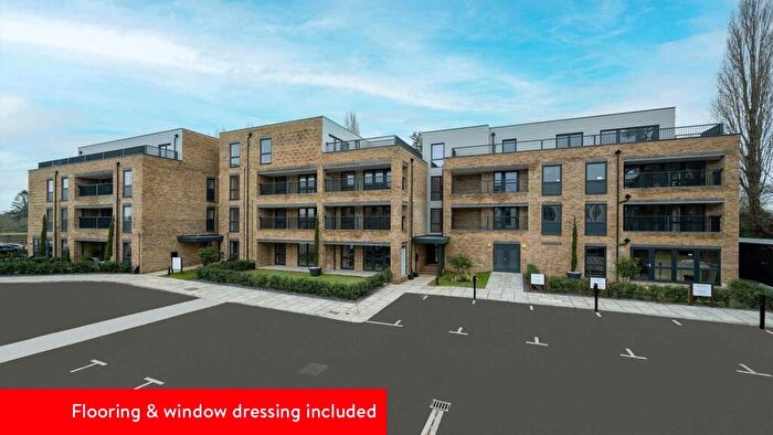 2 Bedroom Apartment For Sale In Oaklands Park, Littleworth Road, Esher, KT10