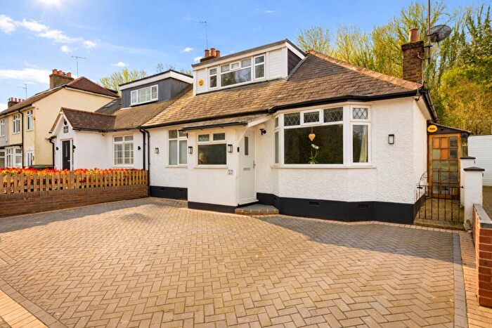2 Bedroom Semi-Detached House For Sale In Old Watford Road, Bricket Wood, St. Albans, Hertfordshire, AL2
