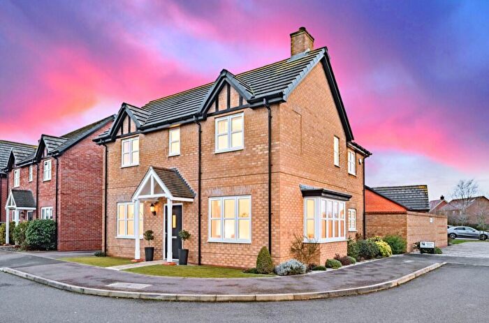 4 Bedroom Detached House For Sale In Kings Grove, Cranfield, Bedford, MK43