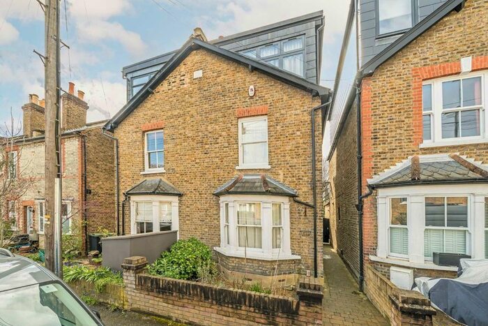 3 Bedroom Property To Rent In Bearfield Road, Kingston Upon Thames, KT2