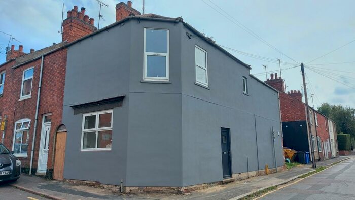 1 Bedroom Ground Flat To Rent In Cross Street, Kettering, NN16