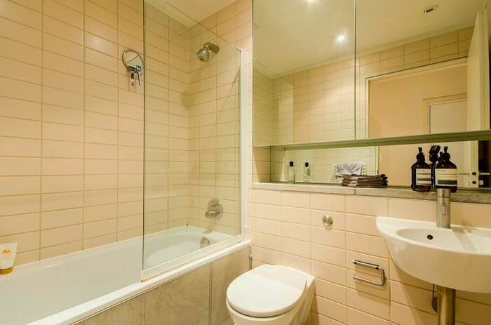 1 Bedroom Flat To Rent In Great Turnstile, Holborn, London, WC1V