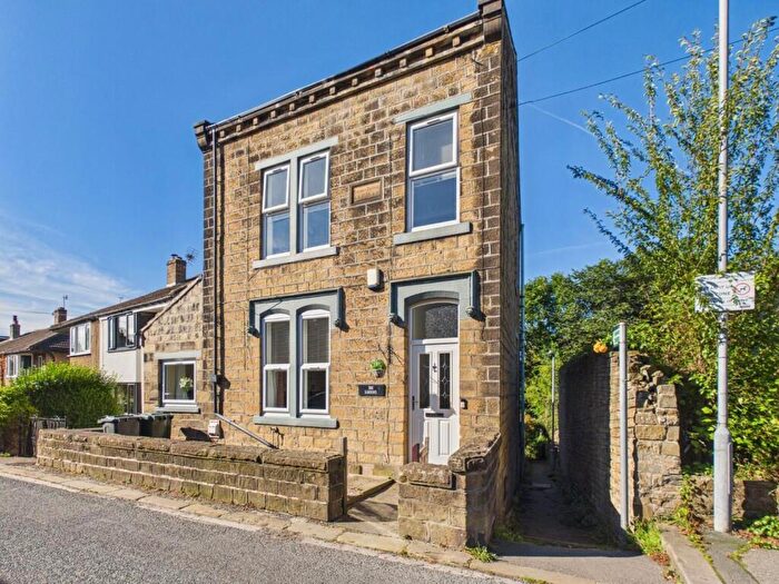 3 Bedroom Detached House For Sale In Crownest Road, Bingley, BD16