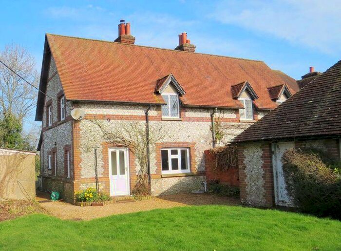 3 Bedroom Character Property To Rent In Privett, Nr Petersfield / Alton / Winchester, Hampshire, GU34