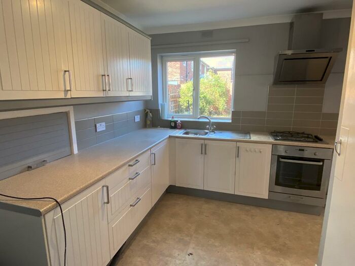 3 Bedroom Semi-Detached House To Rent In Sandringham Road, Intake, DN2