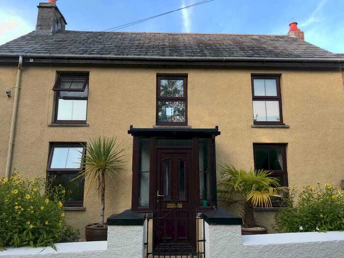 4 Bedroom Semi-Detached House To Rent In Blaencelyn, SA44