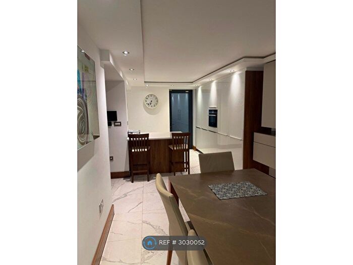 3 Bedroom Semi-Detached House To Rent In Cato St, London, W1H