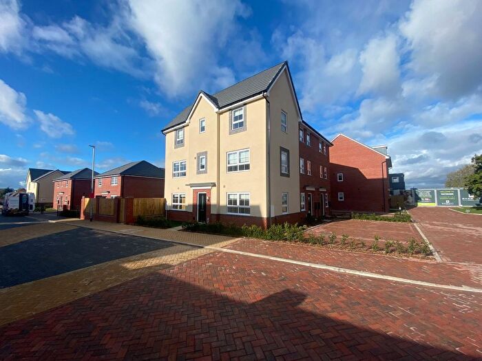 3 Bedroom End Terrace House To Rent In Gosport Grove, Stoke-On-Trent, Staffordshire, ST4