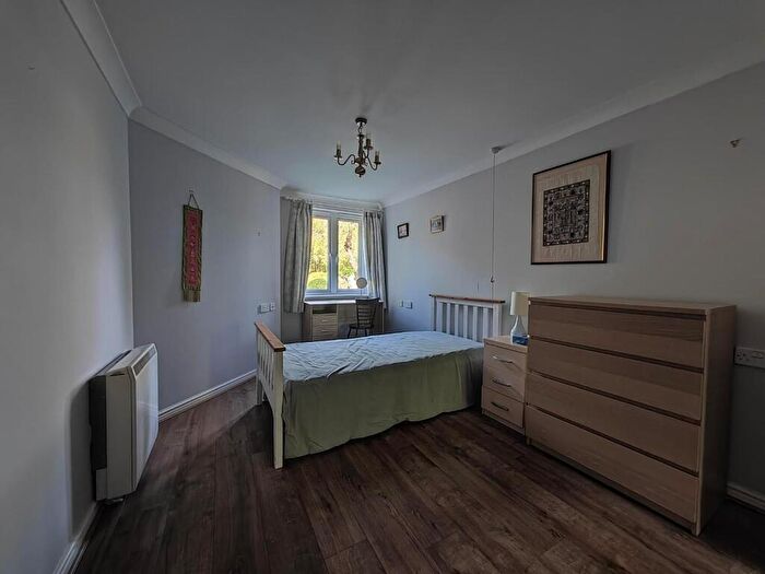 1 Bedroom Retirement Property For Sale In Reading Road, Winnersh, RG41