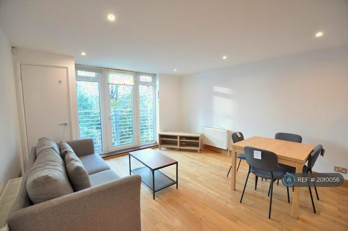 2 Bedroom Flat To Rent In Sunningfields Road, London, NW4