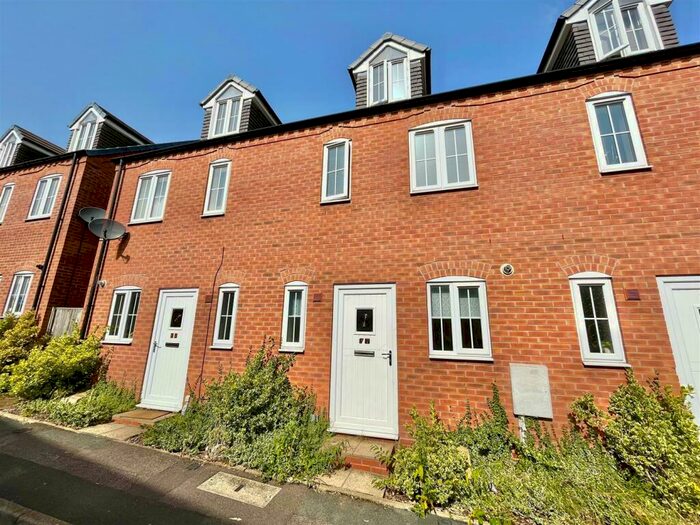3 Bedroom Town House To Rent In Stoney Street, Sutton-In-Ashfield, NG17
