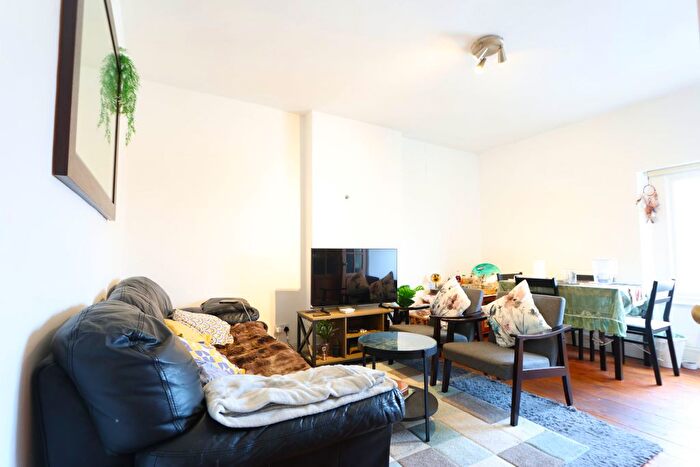 2 Bedroom Flat To Rent In Springfield Road, Bristol, BS6