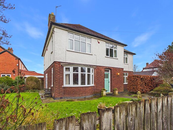 4 Bedroom Detached House For Sale In Constable Drive, Littleover, DE23
