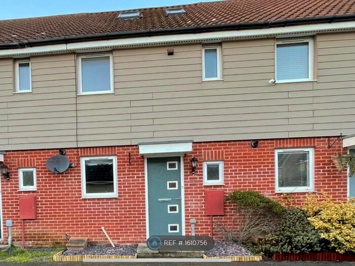 3 Bedroom Terraced House To Rent In Linnet Road, Costessey, Norwich, NR8