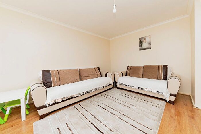 2 Bedroom Terraced House For Sale In Broadwater Crescent, Welwyn Garden City, AL7