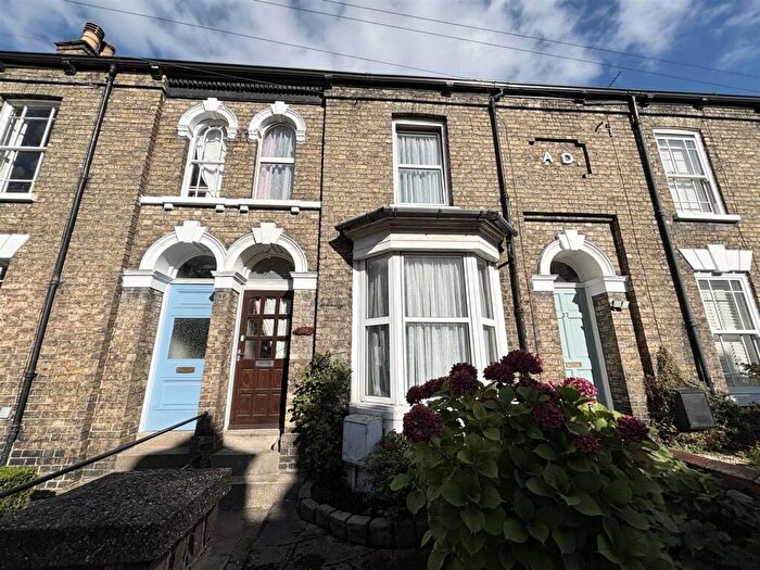 3 Bedroom Terraced House For Sale In Lee Street, Louth, LN11