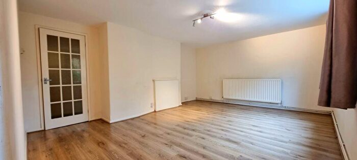 2 Bedroom Flat To Rent In Longmead, Hatfield, AL10