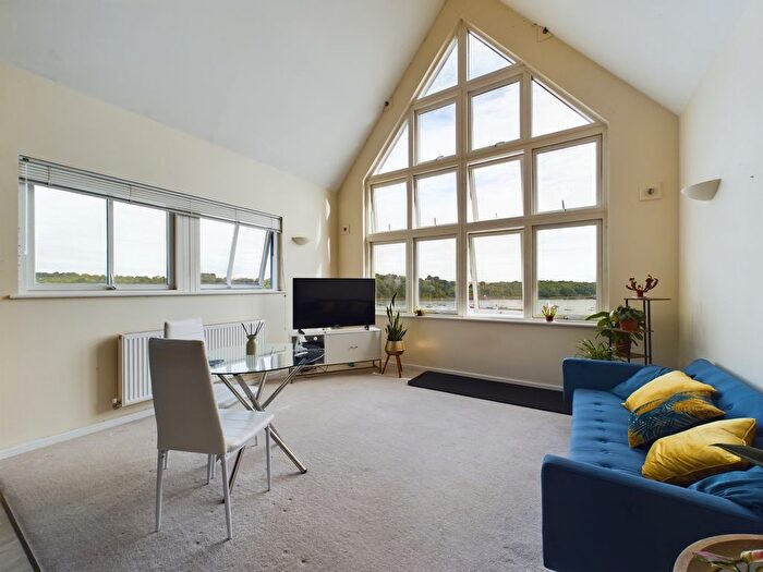 2 Bedroom Flat For Sale In Rivermead, St. Marys Island, Chatham, ME4