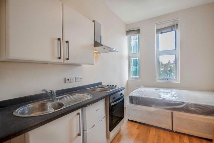 Studio To Rent In Fulham Broadway, London SW6