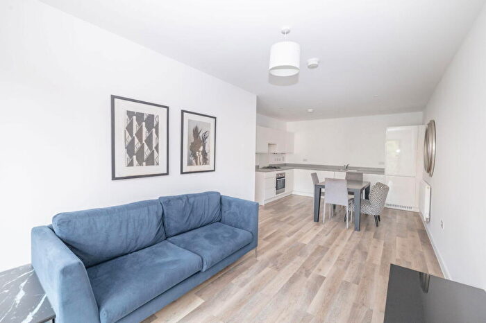 2 Bedroom Apartment For Sale In Walnut Tree Close, Guildford, GU1