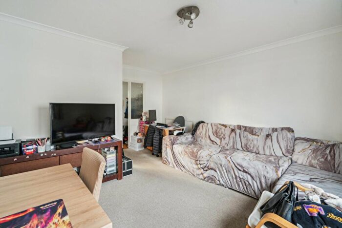 2 Bedroom Apartment For Sale In St Peters Court, High Street, Chalfont St. Peter, Buckinghamshire, SL9