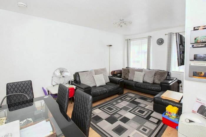 2 Bedroom Flat To Rent In Jones Road, London, E13