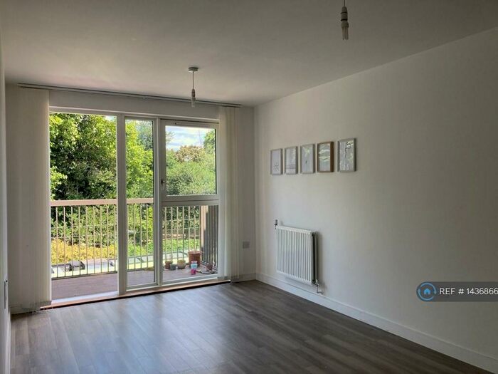 2 Bedroom Flat To Rent In Heritage Court, Croydon, CR0