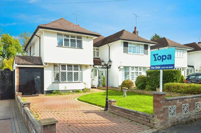 4 Bedroom Semi Detached House For Sale In Hillcroft Crescent, Watford, WD19
