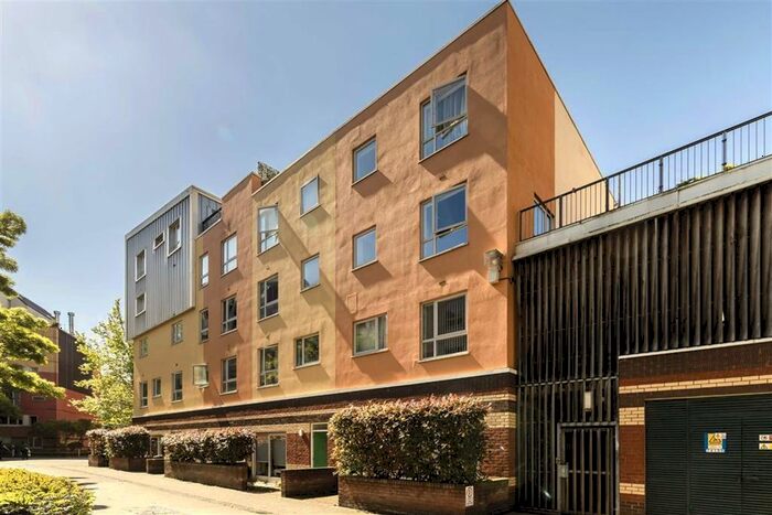 2 Bedroom Flat To Rent In Teal Street, London, SE10