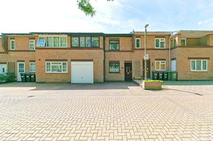 3 Bedroom Terraced House For Sale In Boycott Avenue, Oldbrook, MK6