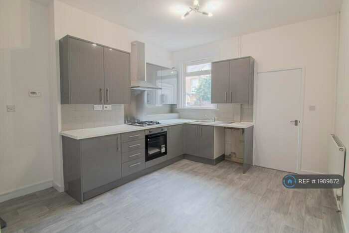 2 Bedroom Terraced House To Rent In Westwood Road, Nottingham, NG2