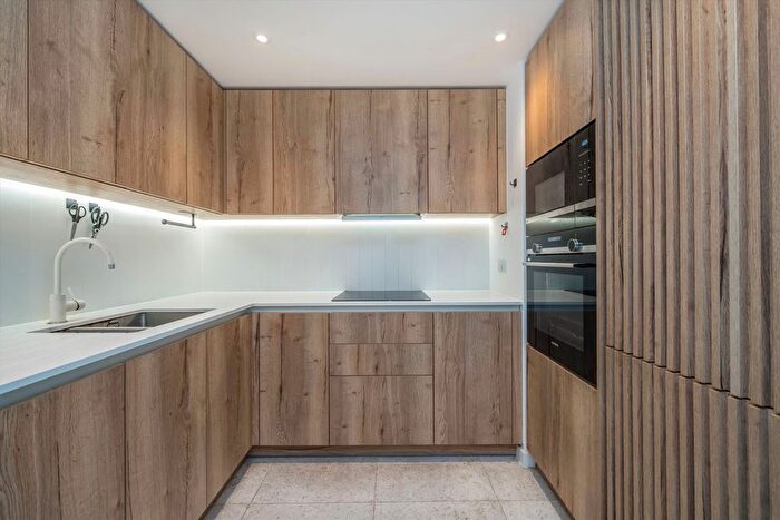 2 Bedroom Flat For Sale In Sidney Street, Canary Wharf, E1