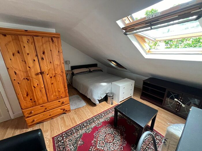 Studio To Rent In Farmer Road, London, E10