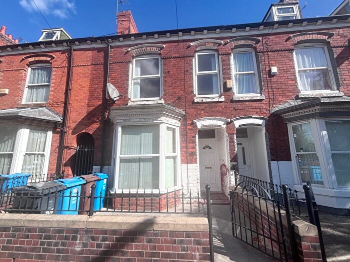 3 Bedroom House To Rent In Plane Street, Hull, HU3